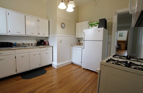 Oneonta Apartment | Home Run Apt 2 All Star Baseball Rentals