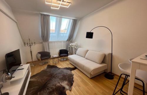 Hartberg Apartment | "Home-Suite-Home" im historischen Zentrum von Hartberg