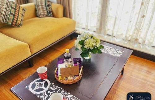 Van Mieu Apartment | Home suites -Natural light -Projector -Spacious - 2BR incenter