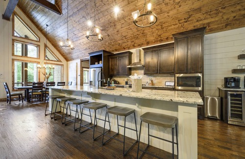 Hochatown Cabin | Home Sweet 'Homa - Rustic Chic Luxury- 5 Bedroom Cabin w/ALL Amenities!