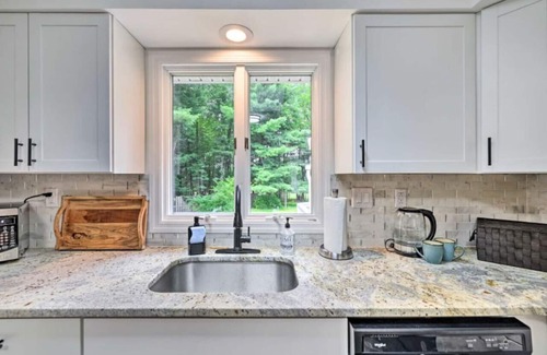 Stroudsburg House | Home w/Hot Tub Pool & Game Room