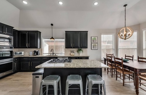 Flower Mound House | Home with a pool during your transition.