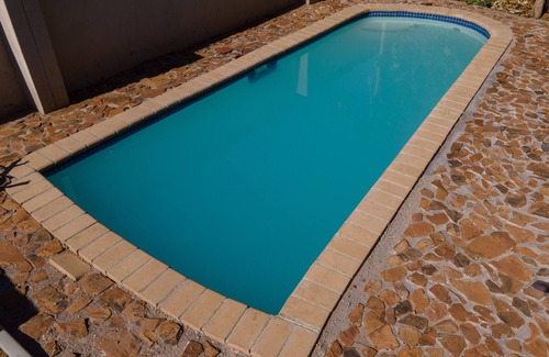 Gaborone House | Home with Lovely Private Ensuite Rooms (4adults) Swimming Pool 5mins to Airport