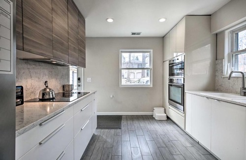 Glen Ellyn House | Home with Office and Yard 25 Mi to Downtown Chicago!