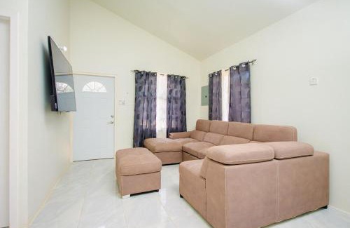 Discovery Bay House | home with relaxing sea view