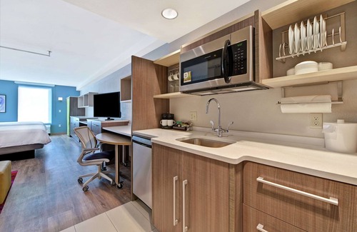 West Palm Beach Hotel | Home2 Suites by Hilton West Palm Beach Airport, FL