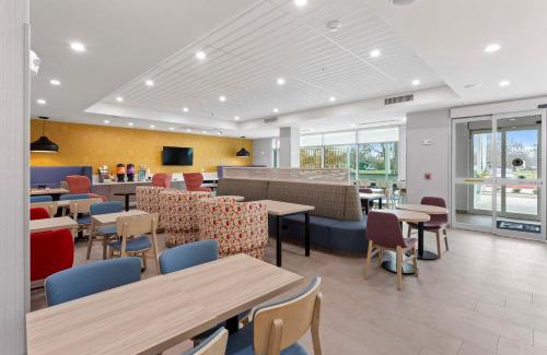 Lake Jackson Hotel | Home2 Suites By Hilton Lake Jackson