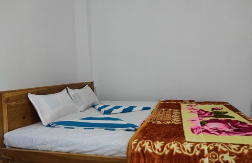 Barpeta Hotel | Homecation Manas River Rock Lodge