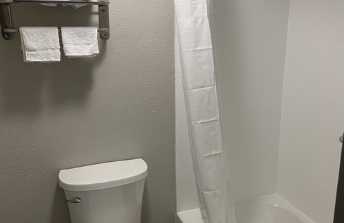 Newnan Hotel | HomeLodge