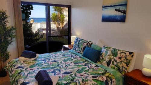 Narrabeen Apartment | Homely Beachfront Apartment with Direct Beach Access - The Coachhouse