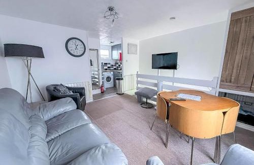 Scratby Ski Chalet | Homely Chalet To Hire In Scratby Nearby The Beach In Norfolk Ref 76166B