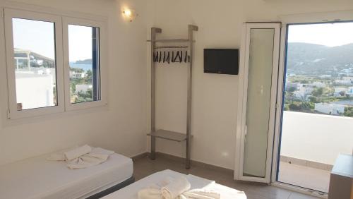 Ios Hotel | Homer's Inn Hotel