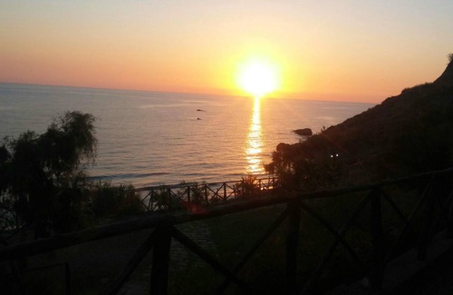 Crotone House | Homerez - 10 m away from the beach! House for 4 ppl. with shared pool at Crotone