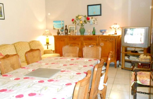 Dampierre-en-Burly House | Homerez - Amazing house for 6 ppl. with garden and terrace at Dampierre-en-Burly