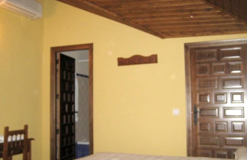 Hornachuelos House | Homerez - Amazing house for 6 ppl. with shared pool at Hornachuelos