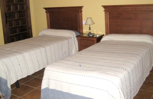 Hornachuelos House | Homerez - Amazing house for 6 ppl. with shared pool at Hornachuelos