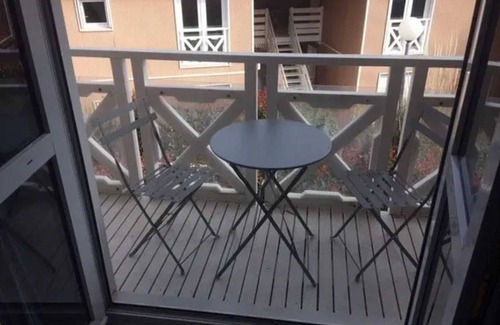 Carnoux-en-Provence Apartment | Homerez - Apartment Carnoux-en-Provence.