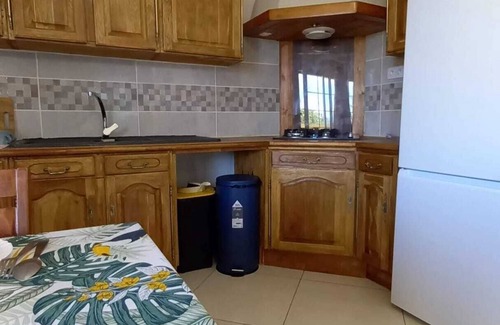 Basse Vallee Apartment | Homerez - Apartment Saint-Philippe