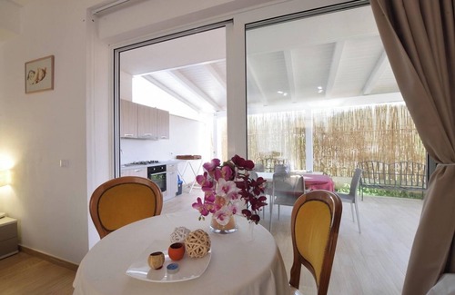 Pozzallo Apartment | Homerez - Apartment Pozzallo, sea view