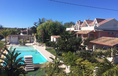 Pozzallo Apartment | Homerez - Apartment Pozzallo, sea view