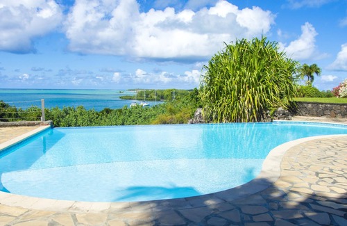 Trou d'Eau Douce Apartment | Homerez - Appartement for 6 ppl. with shared pool and garden at Trou d'Eau Douce