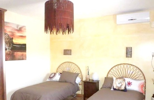 Daimiel Villa | Homerez - Big villa for 10 ppl. with swimming-pool and jacuzzi