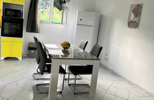 Le Vauclin House | Homerez - Charming house in Le Vauclin with fenced garden.