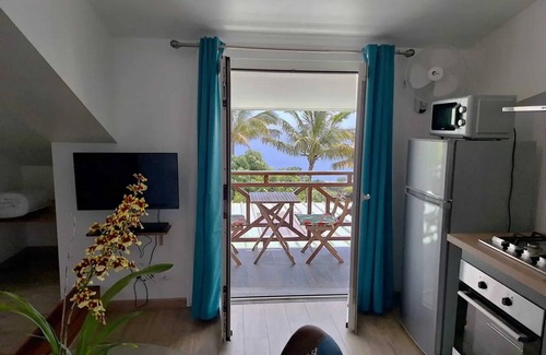 Piton Saint-Leu Apartment | Homerez - Cozy studio with sea view in Saint-Leu