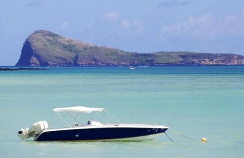 Calodyne Apartment | Homerez - Spacious apartment Near the beach and garden