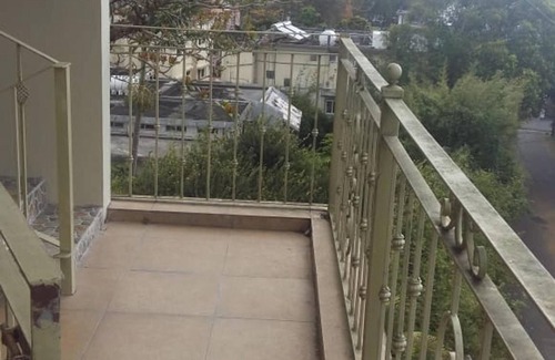 Vacoas-Phoenix Apartment | Homerez - Spacious apartment in Curepipe - 150 sqm with balcony