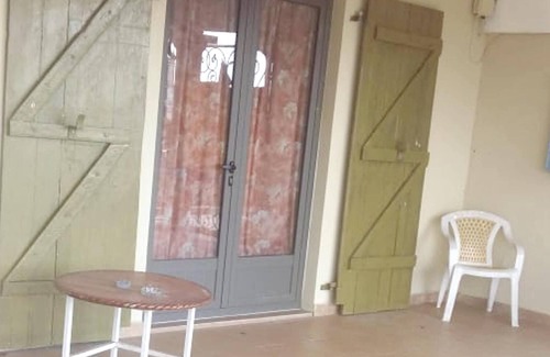 Vacoas-Phoenix Apartment | Homerez - Spacious appartement for 6 ppl. with balcony at Curepipe