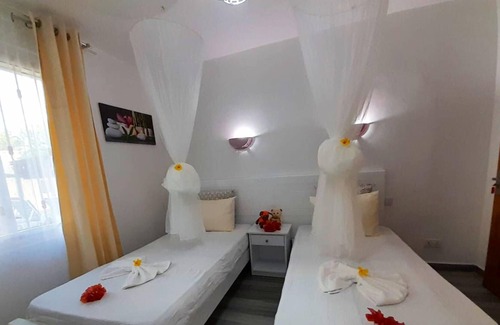 Camp Bestel Villa | Homerez - Villa 1 km away from the beach for 6 ppl. with shared pool and garden