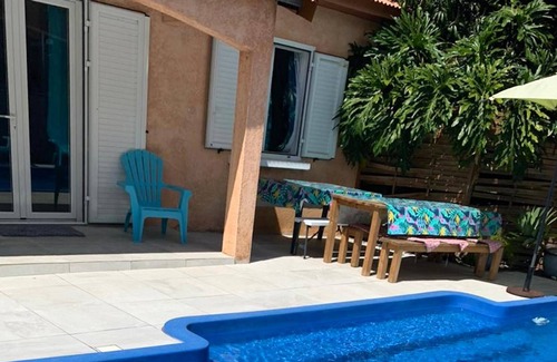 Maniron Villa | Homerez - Villa 15 km from the beach for 11 pers. with swimming pool in L'Étang-Salé