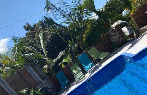 Maniron Villa | Homerez - Villa 15 km from the beach for 11 pers. with swimming pool in L'Étang-Salé