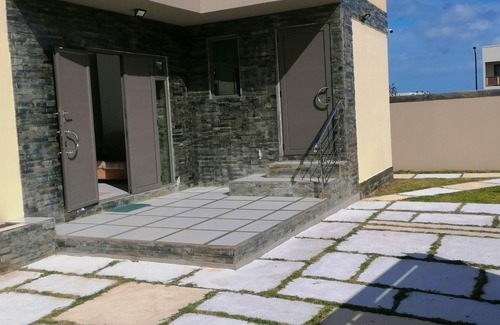 Calebasses Villa | Homerez - Villa 2 km from the beach for 11 pers. with swimming pool and jacuzzi