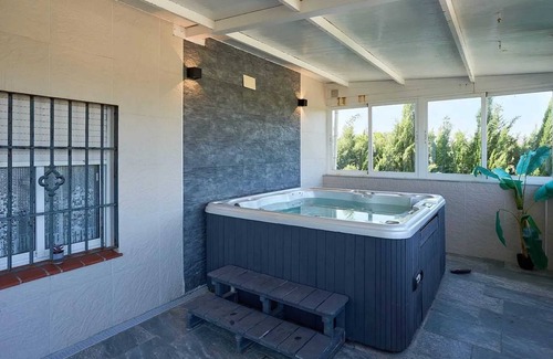 Atarfe Villa | Homerez - Villa in Atarfe, Private Pool