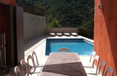 Saint-Ferreol-Trente-Pas Villa | Homerez - Villa in Chaudebonne