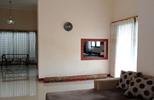 Cikole House | Homestay Defaza