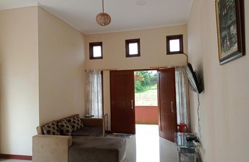 Cikole House | Homestay Defaza