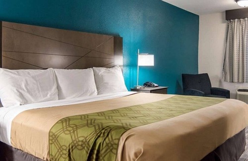 Russellville Hotel | HomeStay Inn & Suites