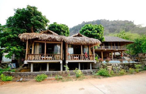 Mai Chau Bed & Breakfast | homestay mường hịch bungalow 1