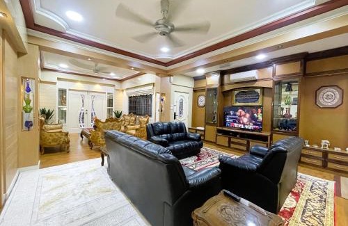 Pontian House | Homestay & Pool Laman Sri Aman Pontian
