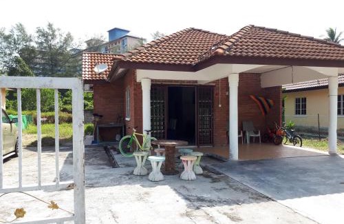 Lumut Villa | Homestay Villa Teluk Batik