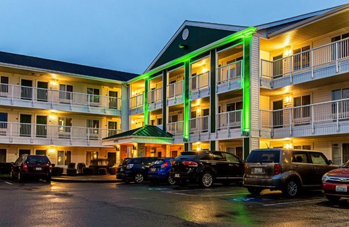 Puyallup Hotel | HomeTowne Studios by Red Roof Tacoma - Puyallup