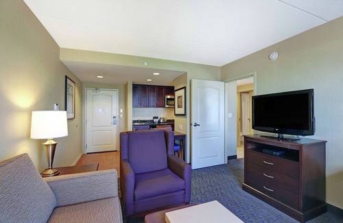 Cambridge Hotel | Homewood Suites by Hilton Cambridge Waterloo Ontario