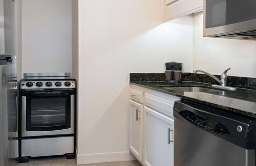 Cheektowaga Hotel | Homewood Suites by Hilton Buffalo Airport