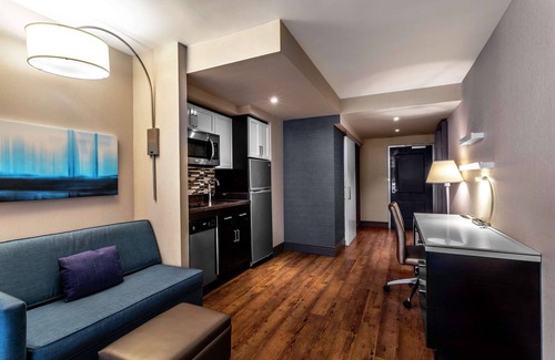Garment District Hotel | Homewood Suites New York/Midtown Manhattan Times Square