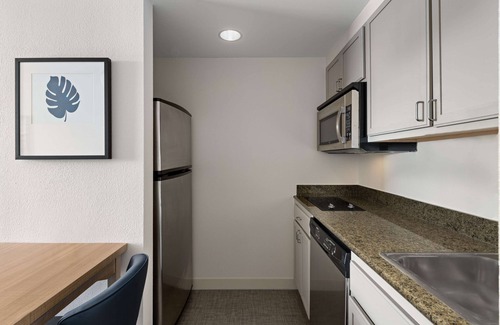 Villages of Palm Beach Lakes Hotel | Homewood Suites West Palm Beach