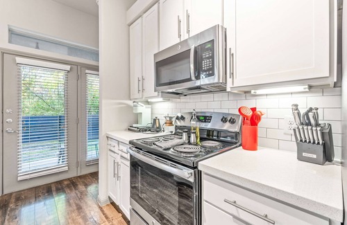Montopolis Apartment | Homey 2BR Suite Close to Downtown w Fast Wifi