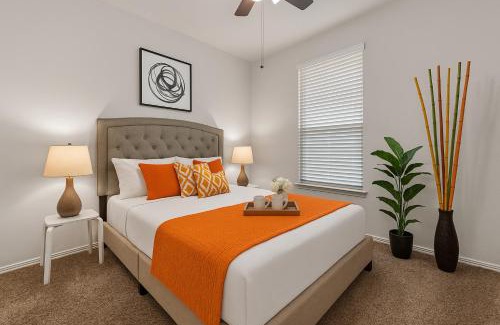 Lincoln Park House | Homify360 - The Escape One Level Home Long Stay